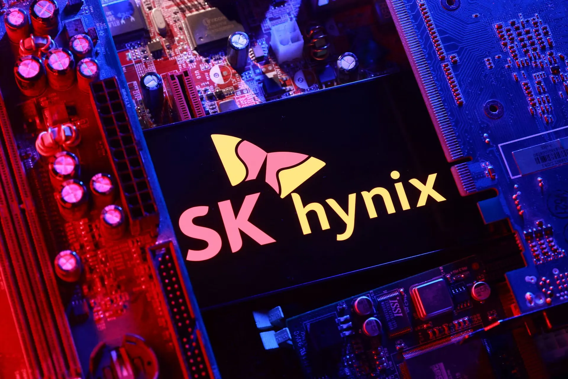 SK Hynix Overtakes Samsung: The Chip War Just Got Real